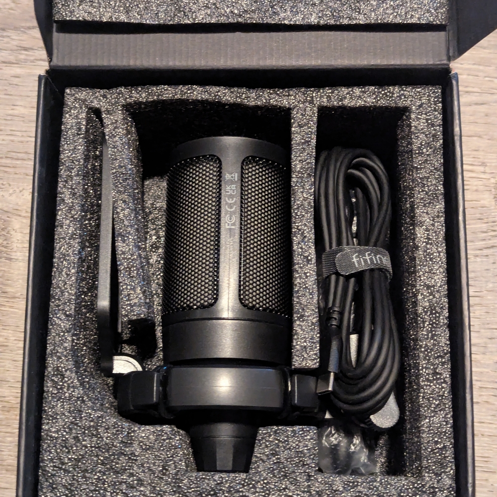Fifine A6V Ampligame RGB Gaming Microphone - Black with Pink/Blue Lighting - Picture 2 of 5